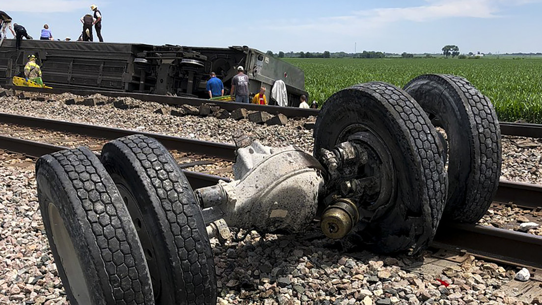 Al Menos Muertos Y M S De Heridos Al Descarrilar Un Tren Tras