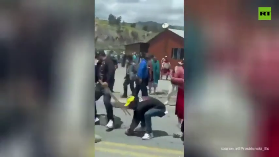 World News: इक्वाडोरियन राष्ट्रपति ने कथित हत्या की साजिश में लक्षित किया – मंत्री (वीडियो) – INA NEWS World News: इक्वाडोरियन राष्ट्रपति ने कथित हत्या की साजिश में लक्षित किया – मंत्री (वीडियो) – INA NEWS