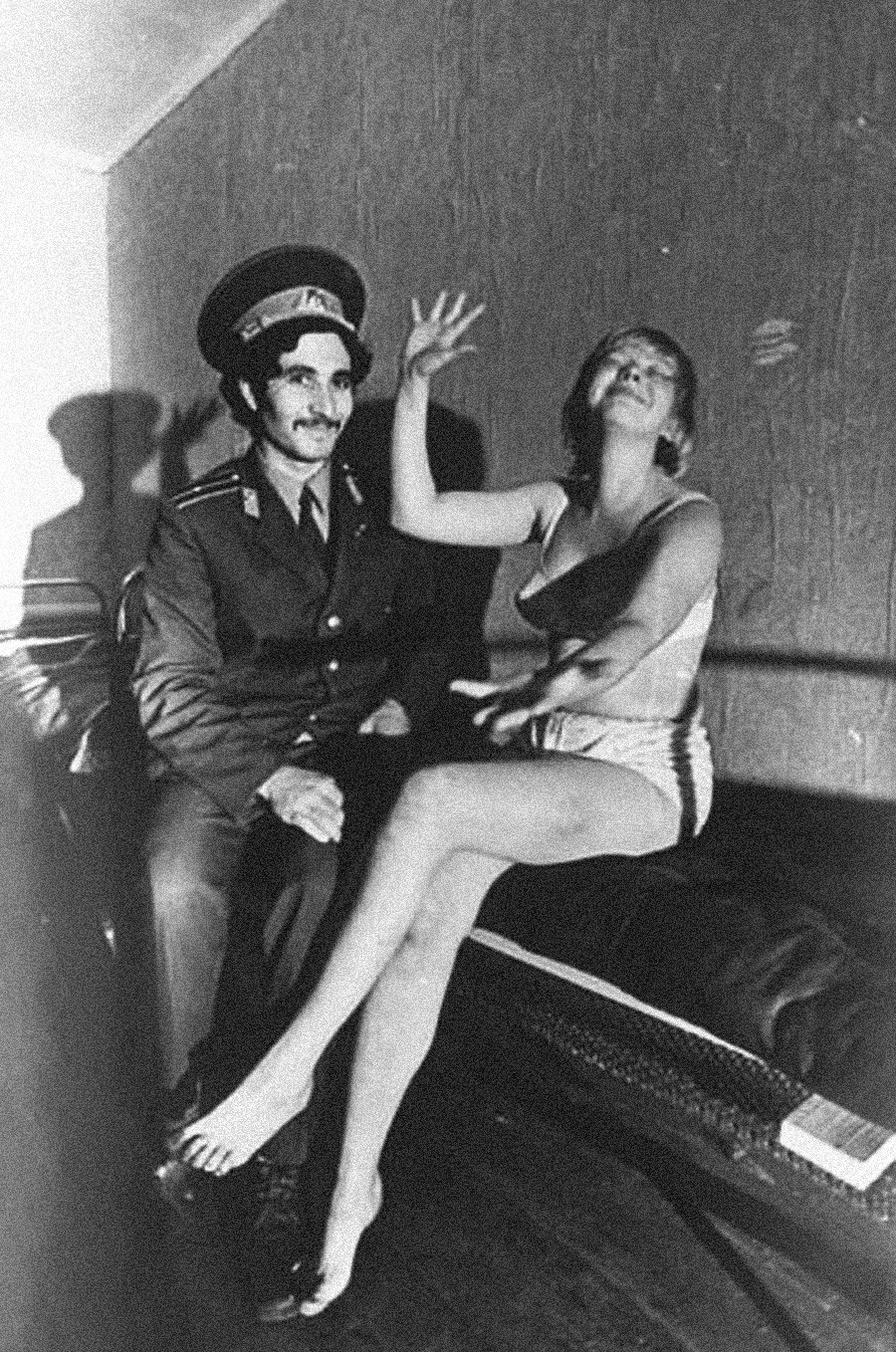Снимки голых девок в чулках из СССР порно фото бесплатно