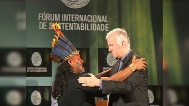 James Cameron se une a protestas ecologistas contra una presa en Brasil