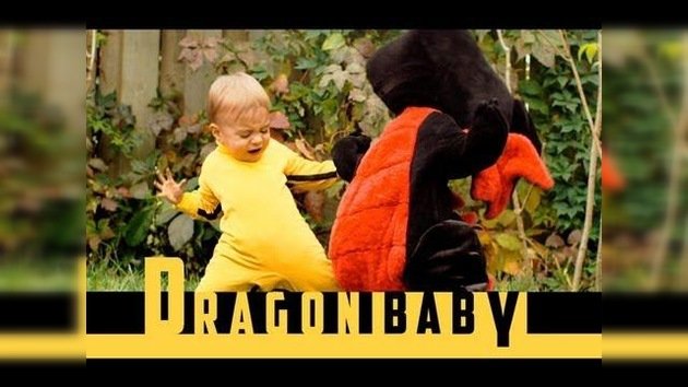 Pelea entre un bebé y un dragón