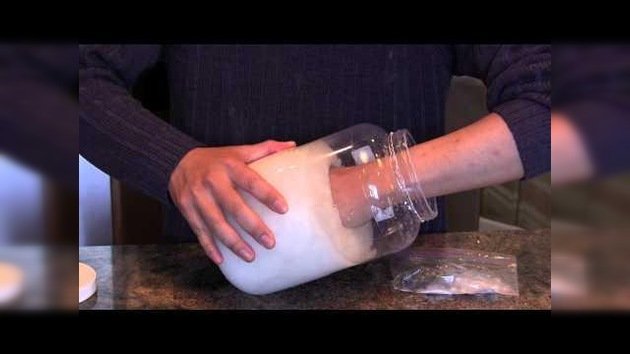 Cómo crear 'hielo caliente' con la mano