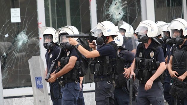 Atacan con cohetes una instalación de la Policía en la capital turca