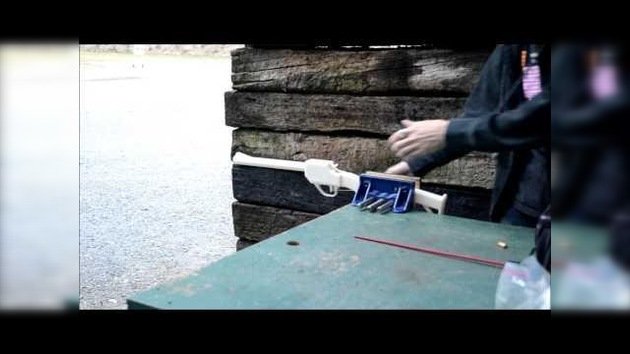 Un rifle impreso en plástico es probado por un canadiense