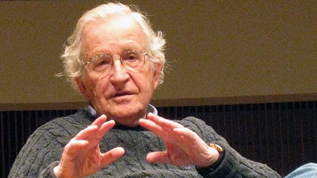 Chomsky: "EE.UU. debería cumplir sus propias leyes"