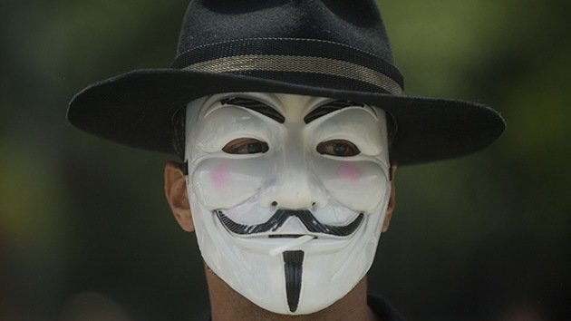 Anonymous desmiente que un informante del FBI 'hackeara' una de sus cuentas en Twitter