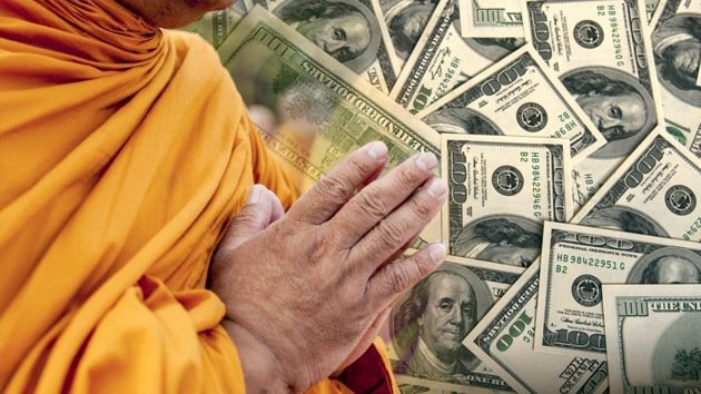 Confiscan a un monje tailandés dinero y coches de lujo obtenidos de donaciones
