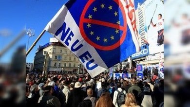 Croacia vota para unirse a una UE desunida por la crisis