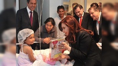 Una niña de 3 años, rescatada en Argentina tras caer a un pozo de 30 metros