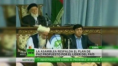 La Asamblea afgana respalda el plan de paz propuesto por Hamid Karzai