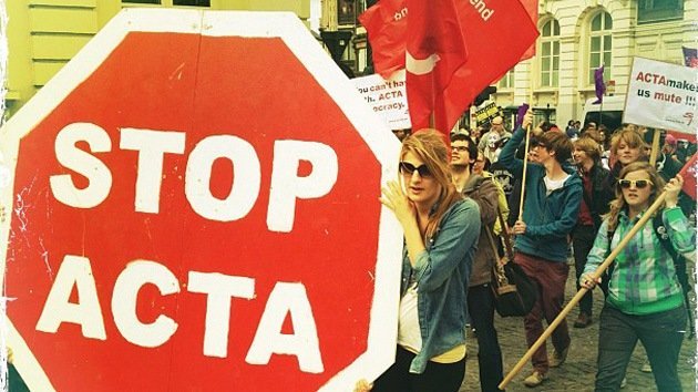 Imágenes: Europa planta cara (y careta) al ACTA