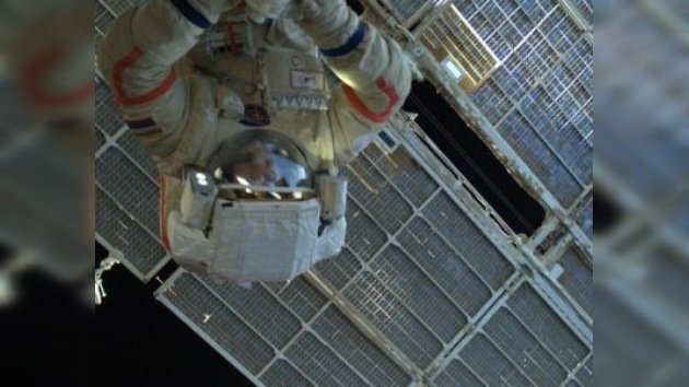 La primera caminata espacial de 2012 en vivo en la web de RT