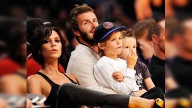 Se cumple el mayor sueño de los Beckham: Victoria da a luz a una niña