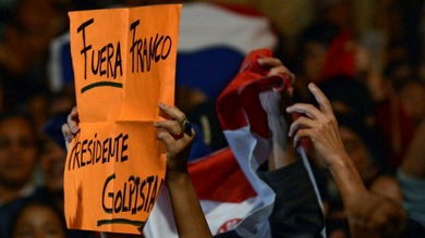 "¡Fuera Franco, presidente golpista!"