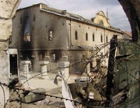Los templos ortodoxos de Kosovo se encomiendan a Dios para su protección