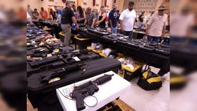 EE. UU. regulará la venta de armas en la frontera con México 