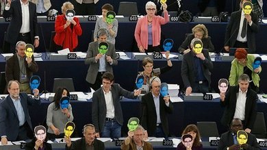 La UE amenaza con bloquear el Acuerdo Transatlántico con EE.UU. por el espionaje