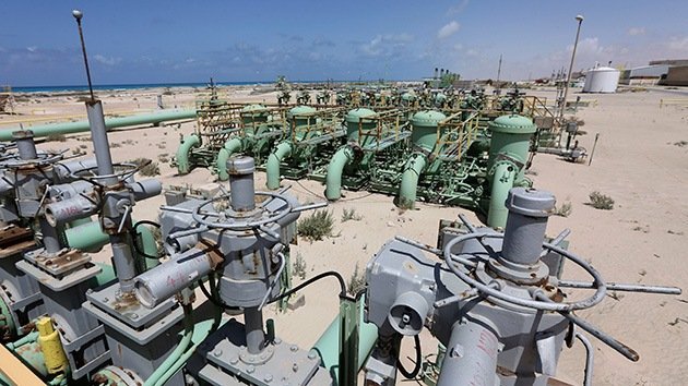 Libia pone el fin a su larga crisis petrolera tras llegar a un acuerdo con los rebeldes