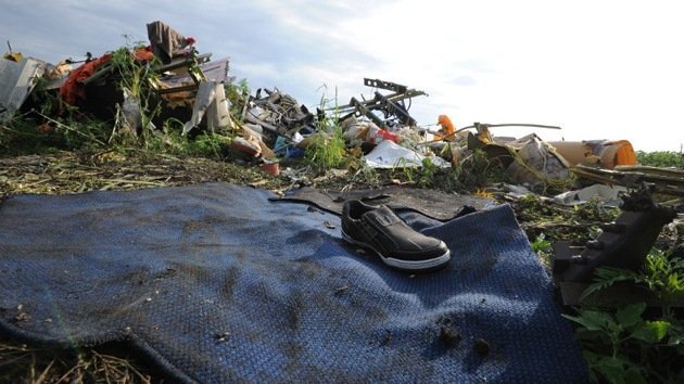 ¿Por qué se hallaron víctimas del vuelo MH17 sin ropa?