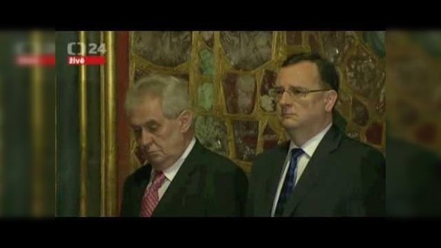 El presidente de República Checa deja atónito a todo el mundo con su raro comportamiento