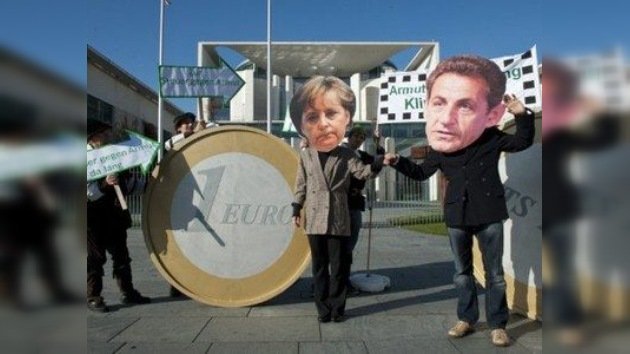 Merkel y Sarkozy desvían su atención de los problemas sociales