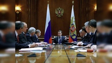 Medvédev criticó a los diputados rusos a través de Twitter