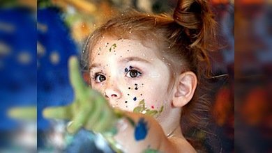 Una galería de Nueva York vende cuadros de una artista de cuatro años