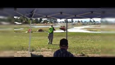 Una lancha a motor se estrella contra los espectadores de una competencia de velocidad