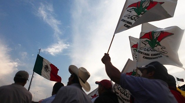 México: forman una 'cadena humana' contra la reforma energética