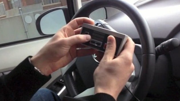 'Hackers' logran robar un auto con un mando controlador de Nintendo