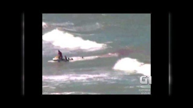 Ataque de tiburón: joven brasileña logra salvarse