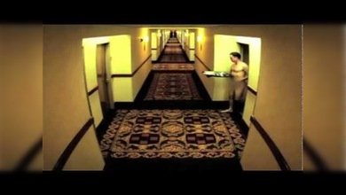 Olvida la llave de su habitación y se queda desnudo en el pasillo de un hotel