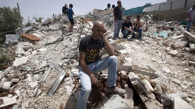 Autoridades israelíes reducen a escombros el hogar de 13 palestinos