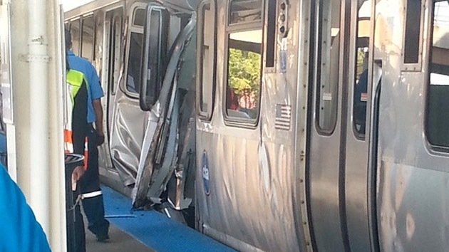 Dos trenes de pasajeros colisionan en Chicago