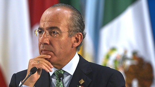 Calderón aconseja a EE.UU. "revisar su equivocada legislación" sobre armamento