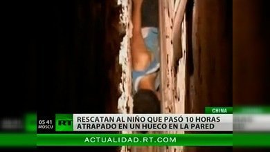 Espectacular liberación de un niño emparedado en China