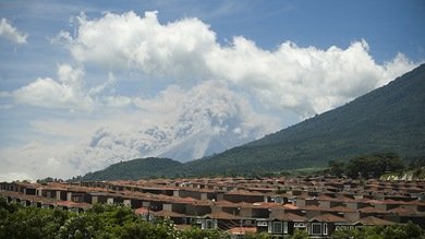 El Volcán de Fuego despierta en Guatemala: más de 33.000 personas evacuadas