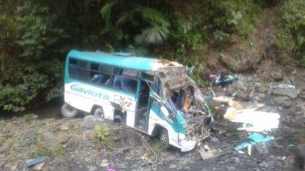 Al menos dos niños muertos y 17 heridos al volcar un bus escolar en Colombia