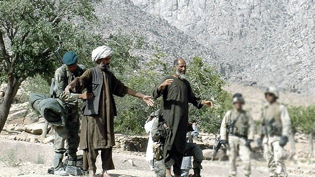 Juzgarán a dos marines de EE.UU. por orinar sobre cadáveres afganos