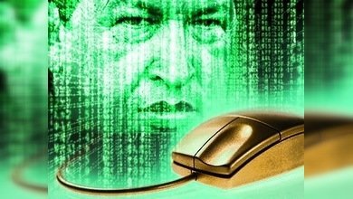 Hugo Chávez amplía a Internet su campaña mediática