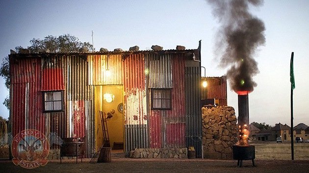 El 'lujo' de vivir como un pobre: Un hotel para ricos imita los barrios bajos de Sudáfrica