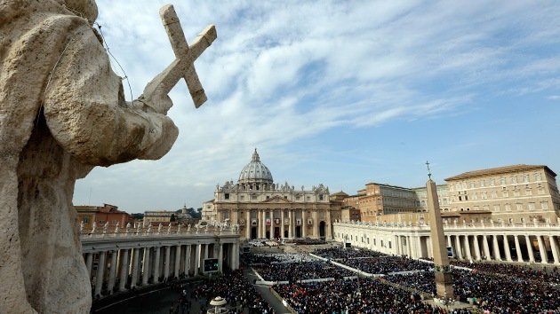 Denuncian a dos exdirectivos del Banco de Vaticano por especulaciones inmobiliarias