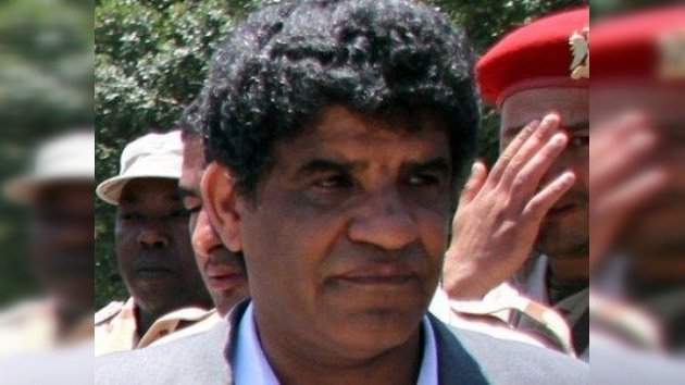 El ex jefe de la inteligencia libia se rinde a nuevas autoridades
