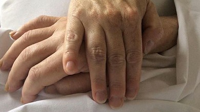 EE.UU.: Mujer se reencuentra tras 43 años con su padre, que muere a los dos días