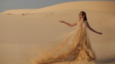 La naturaleza confecciona fascinantes vestidos para chicas rusas
