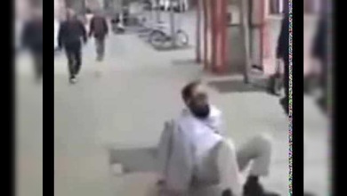 Joven británica agrede a un anciano sij con demencia por que llevaba turbante