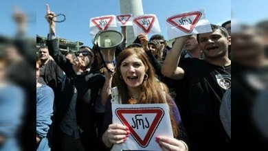 Miles de opositores exigen la dimisión de Mijaíl Saakashvili en Georgia