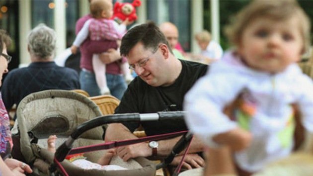 El fecundador errante: un holandés que regala su esperma es ya padre de 92 niños