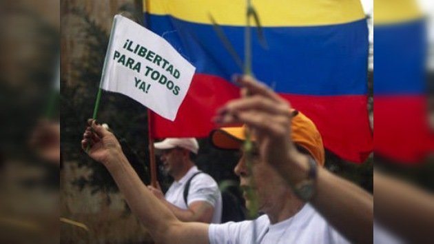 Las FARC fijan el 2 de abril para la liberación de diez militares y policías