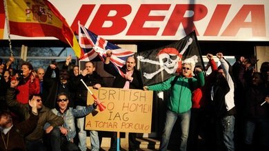 Iberia deja en tierra a miles de pasajeros